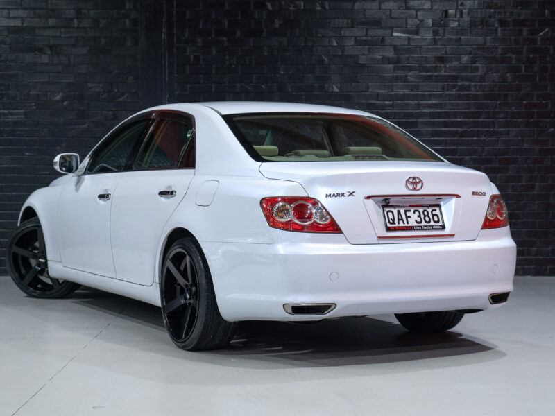 Vehicle Gallery Image