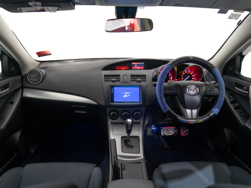 Vehicle Gallery Image