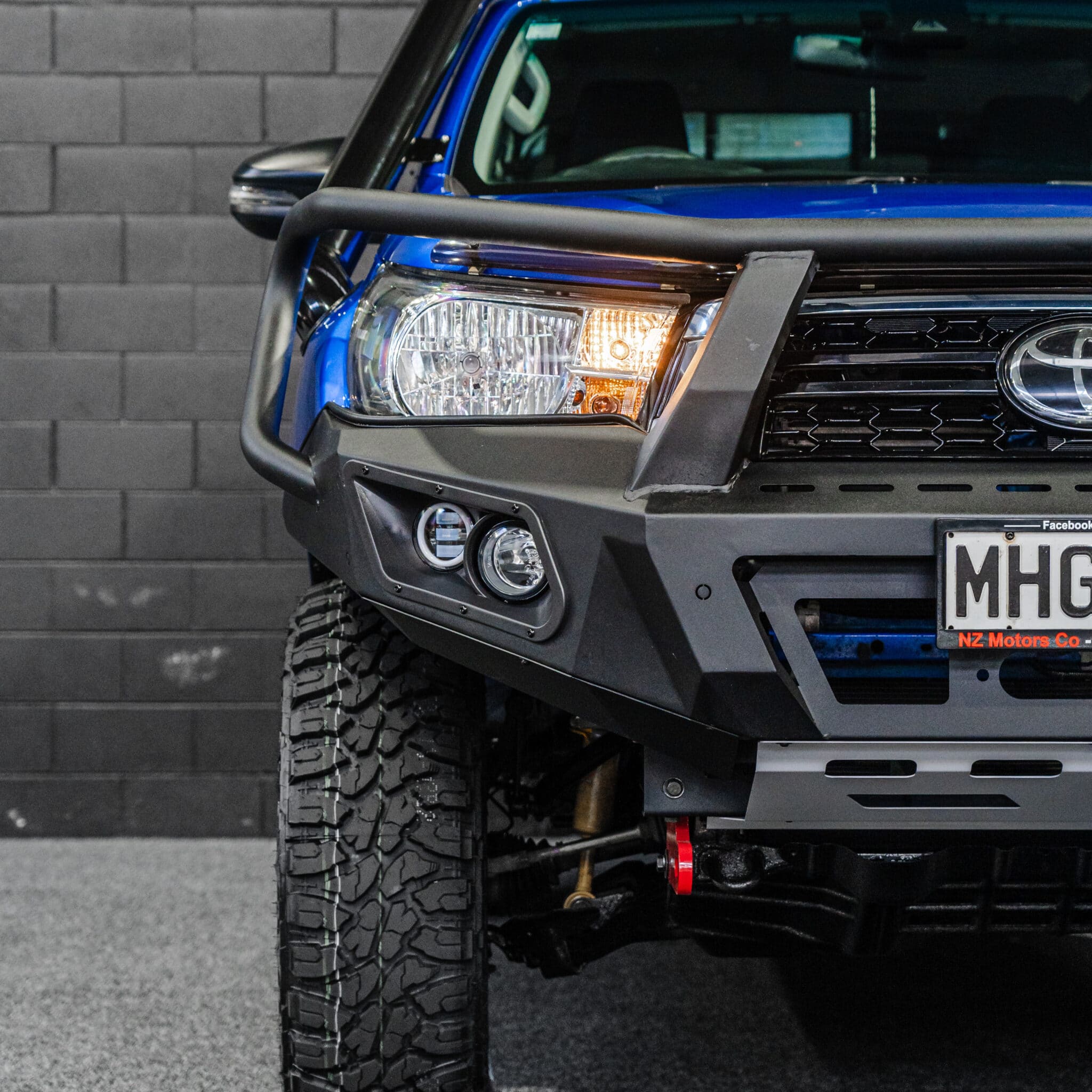 DEFENDER 4X4 Triple Loop Bull-Bar to suit 2015 - 2020 Toyota Hilux - NZ ...
