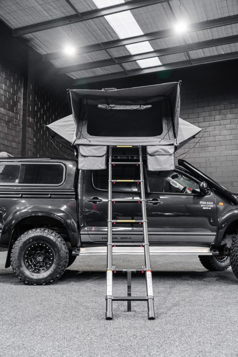 Defender Off-Road Cantilever Hard Shell Rooftop Tent - Image 7