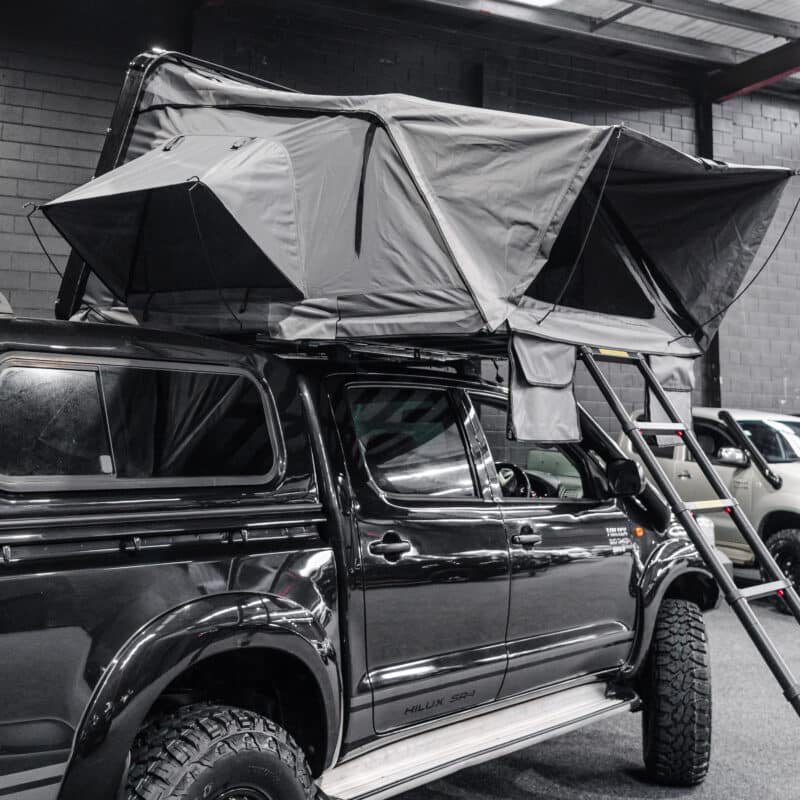 Defender Off-Road Cantilever Hard Shell Rooftop Tent - Image 12