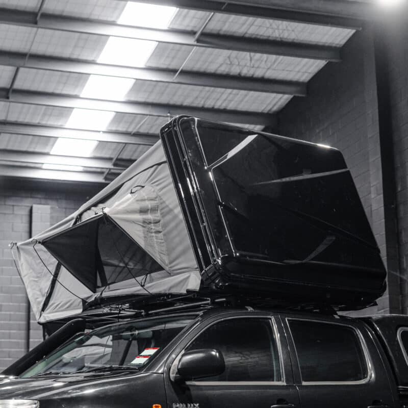 Defender Off-Road Cantilever Hard Shell Rooftop Tent - Image 10