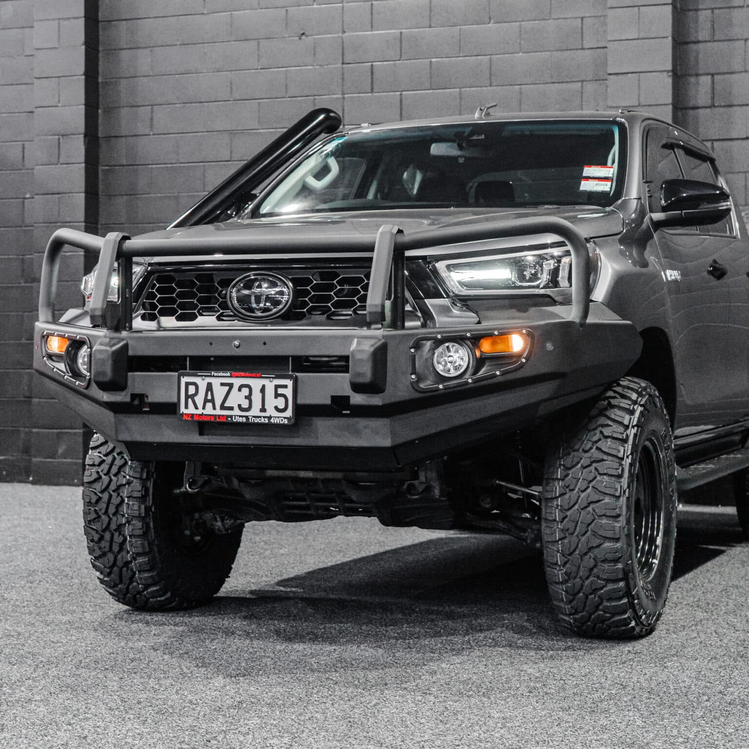 DEFENDER 4X4 Triple Loop Bull-Bar to suit 2022 - Present Toyota Hilux ...