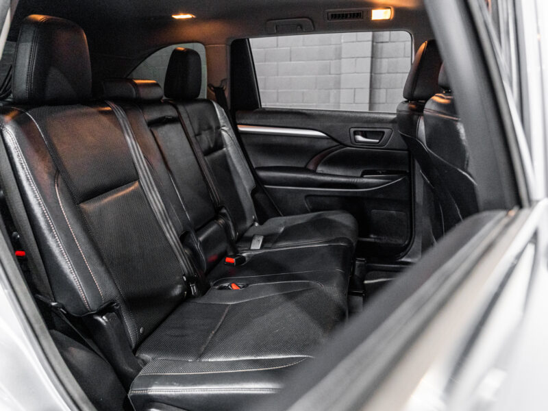 Vehicle Gallery Image