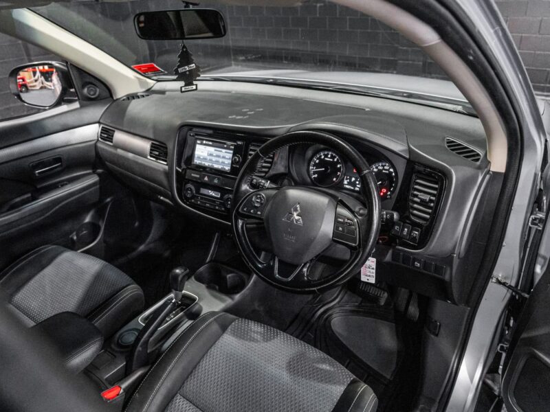 Vehicle Gallery Image