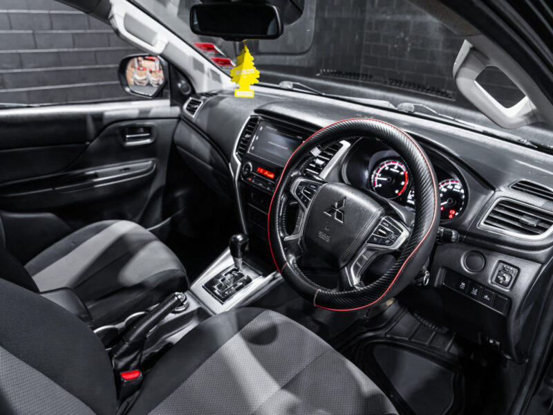 Vehicle Gallery Image