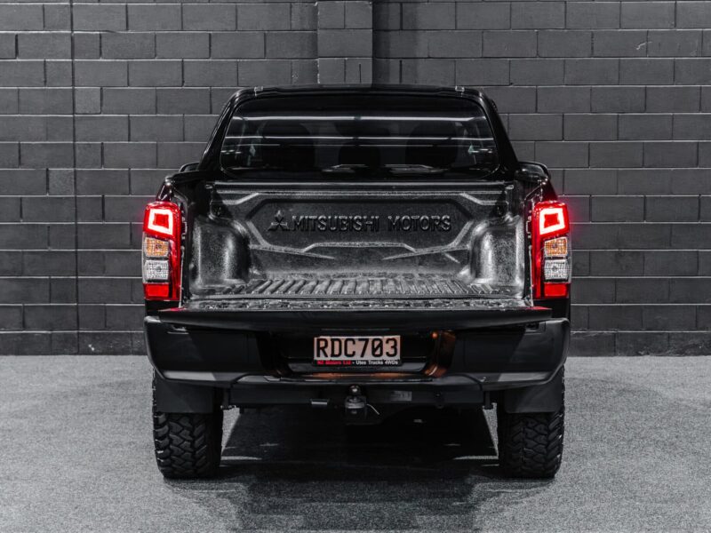 Vehicle Gallery Image
