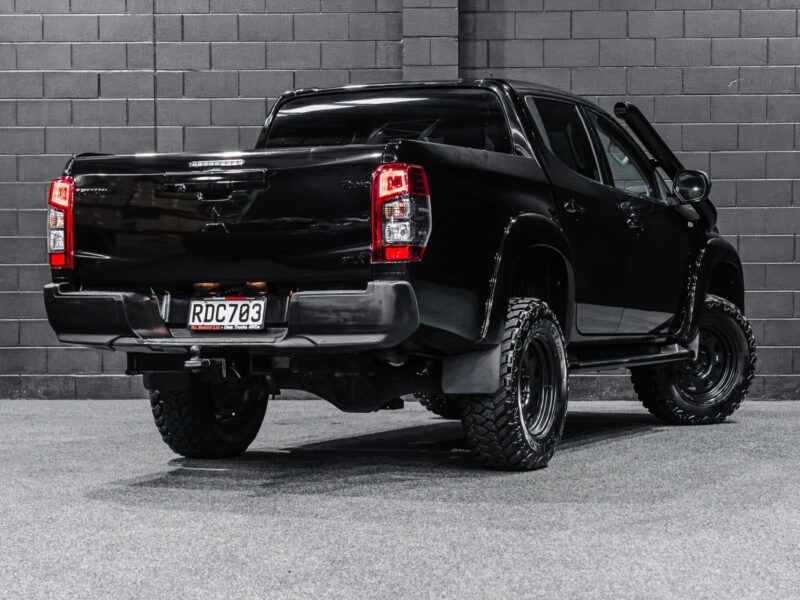 Vehicle Gallery Image
