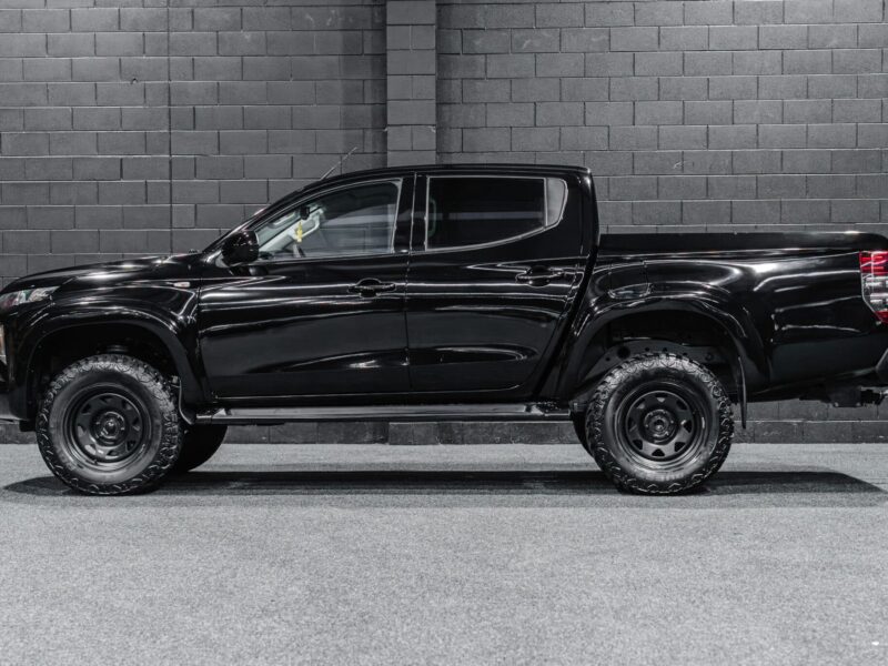 Vehicle Gallery Image