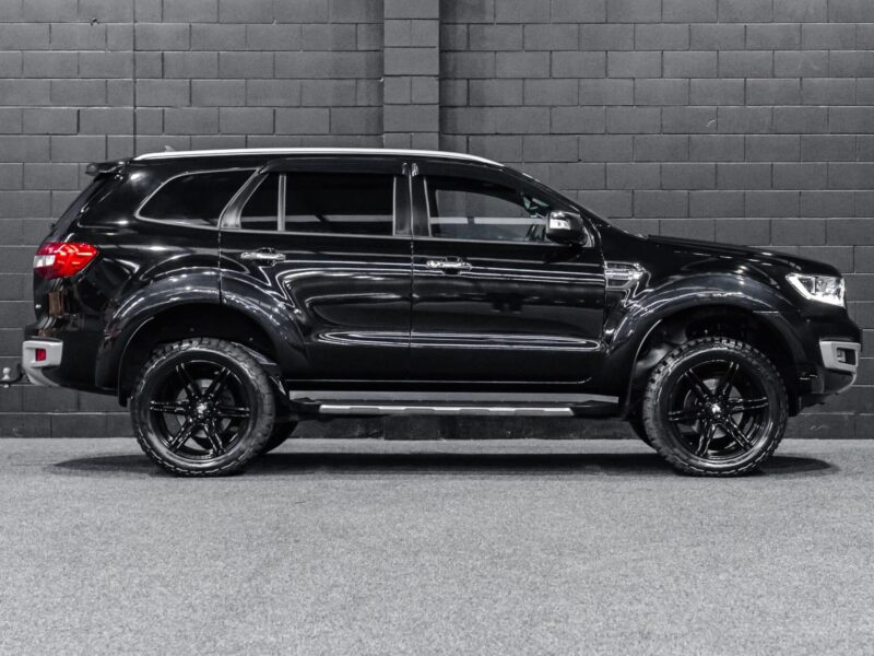Vehicle Gallery Image