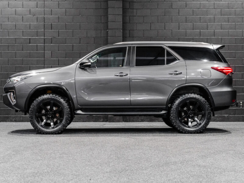 Vehicle Gallery Image