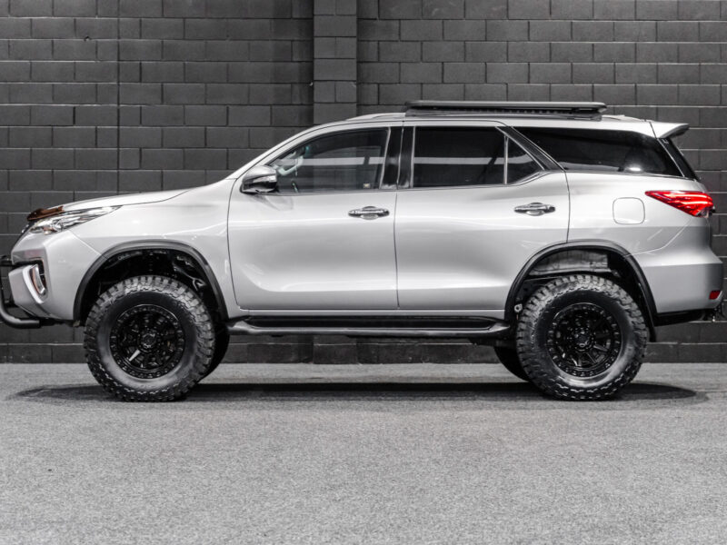 Vehicle Gallery Image