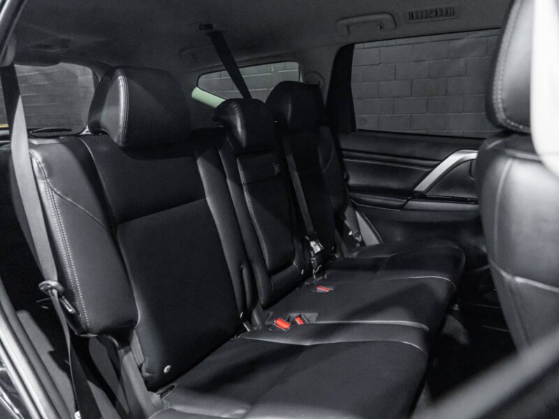 Vehicle Gallery Image