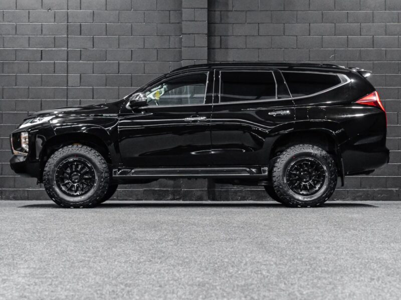 Vehicle Gallery Image