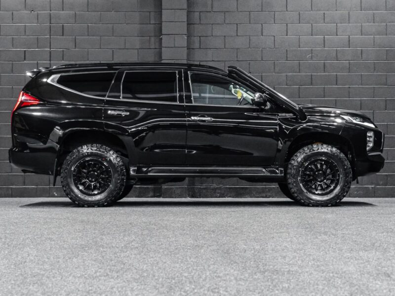 Vehicle Gallery Image