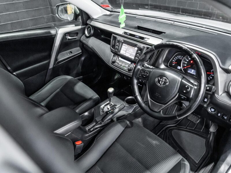 Vehicle Gallery Image