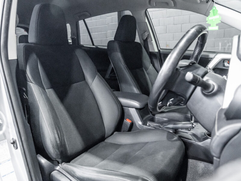 Vehicle Gallery Image