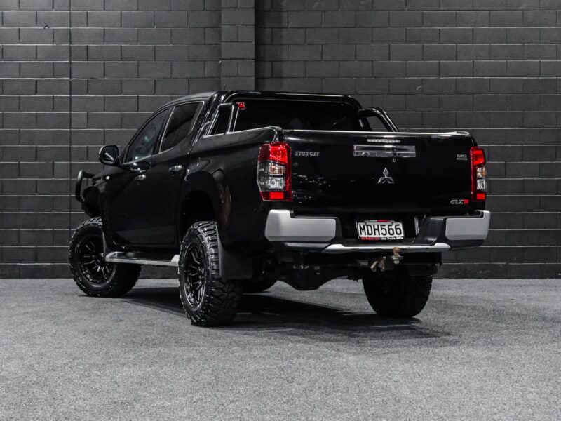 Vehicle Gallery Image