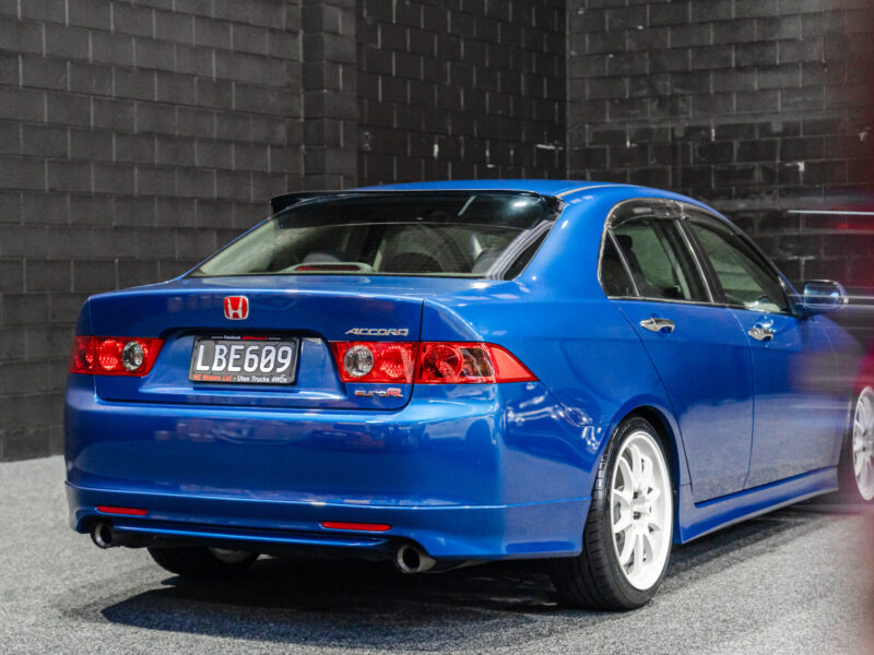 Vehicle Gallery Image