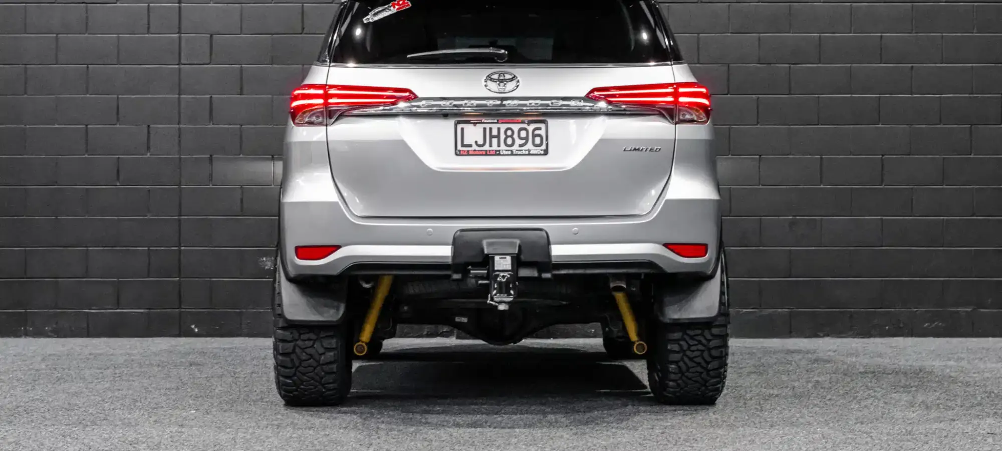 Vehicle Gallery Image