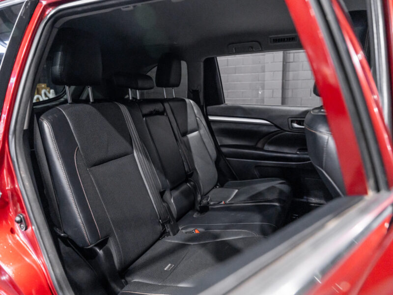 Vehicle Gallery Image