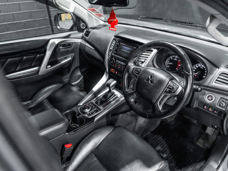 Vehicle Gallery Image