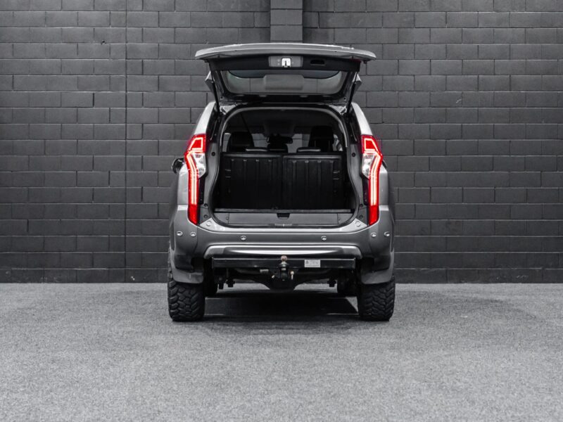 Vehicle Gallery Image