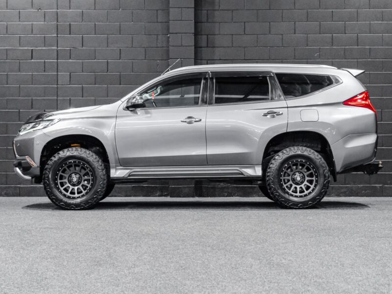 Vehicle Gallery Image