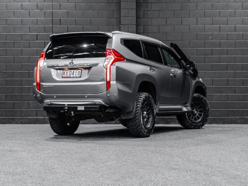 Vehicle Gallery Image