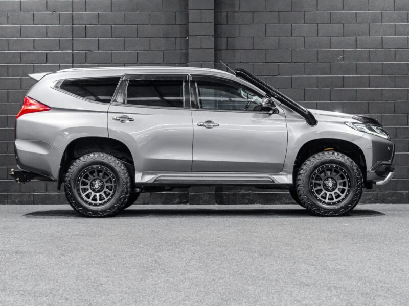 Vehicle Gallery Image