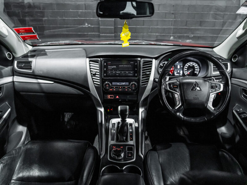 Vehicle Gallery Image