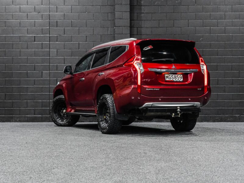 Vehicle Gallery Image