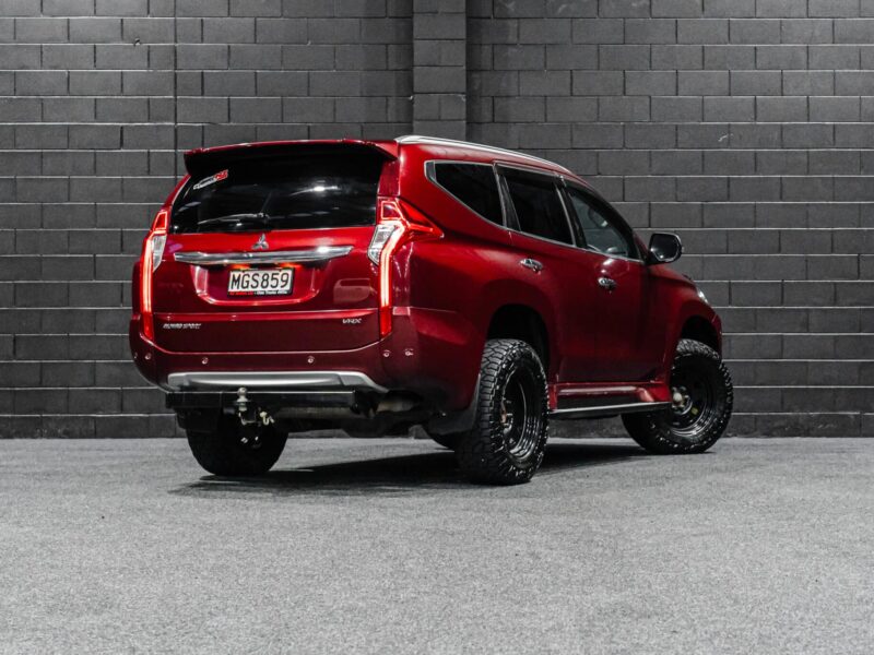 Vehicle Gallery Image