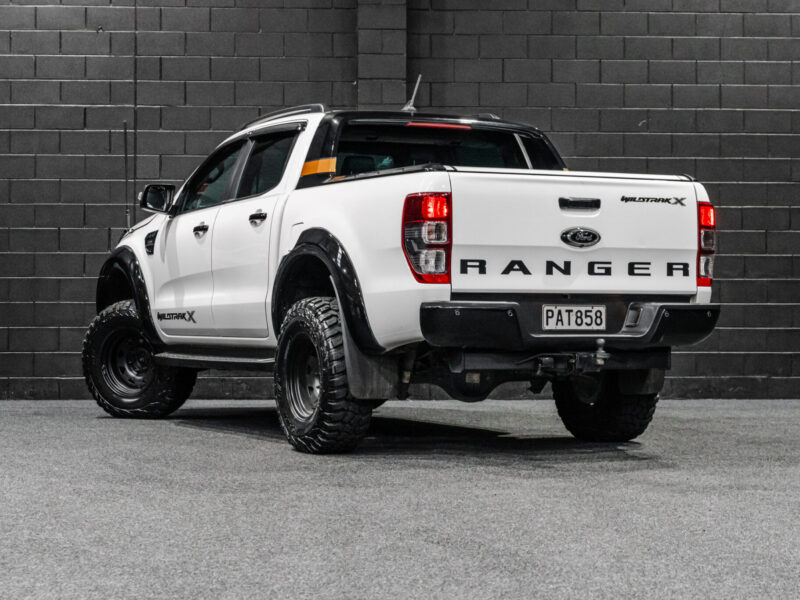 Vehicle Gallery Image