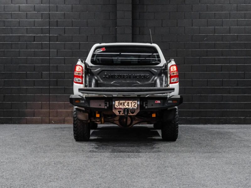 Vehicle Gallery Image