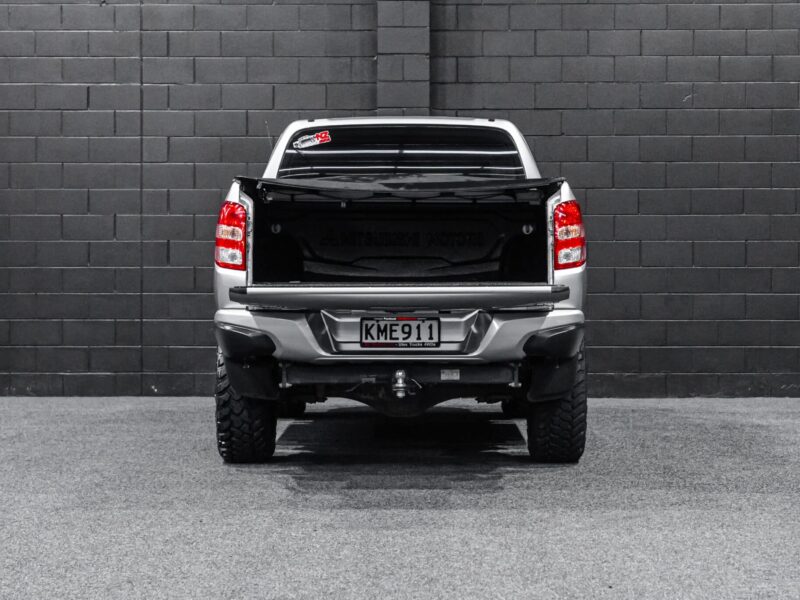 Vehicle Gallery Image