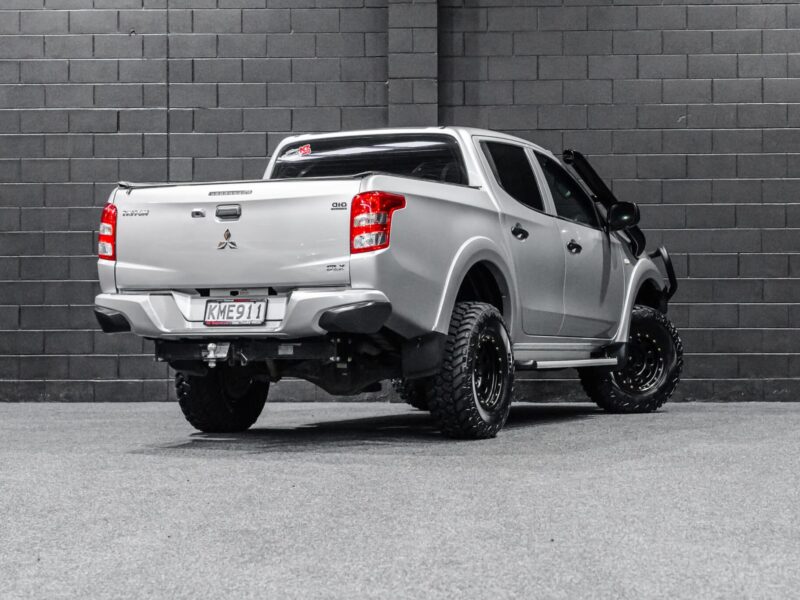 Vehicle Gallery Image