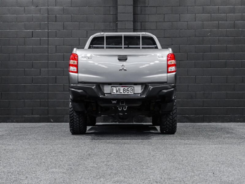Vehicle Gallery Image