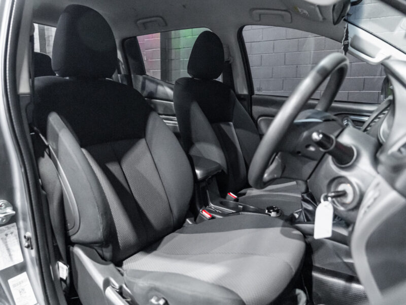 Vehicle Gallery Image