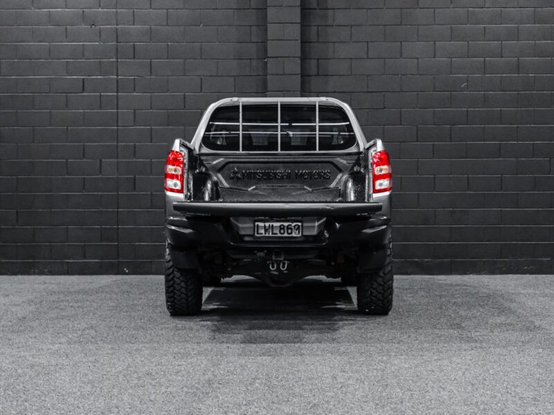 Vehicle Gallery Image