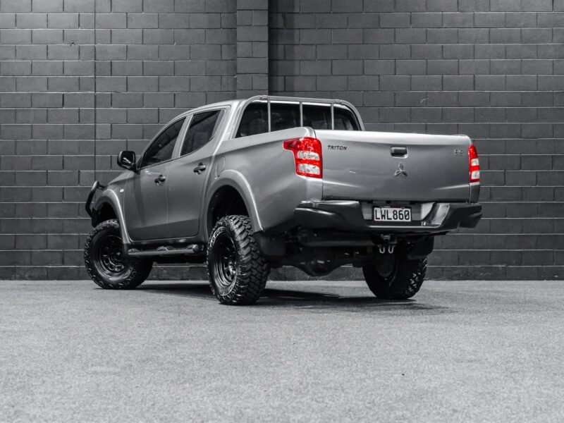Vehicle Gallery Image