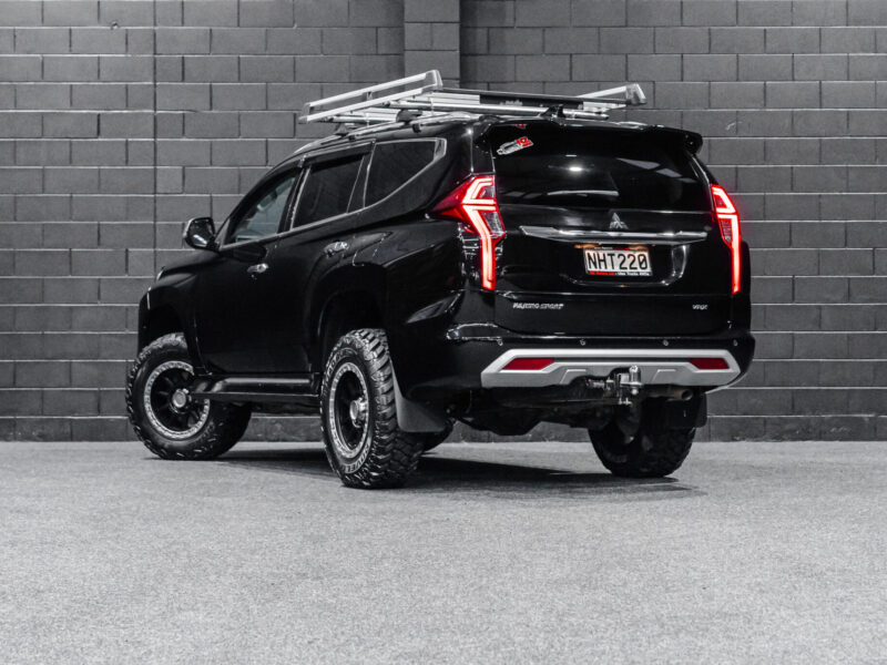 Vehicle Gallery Image
