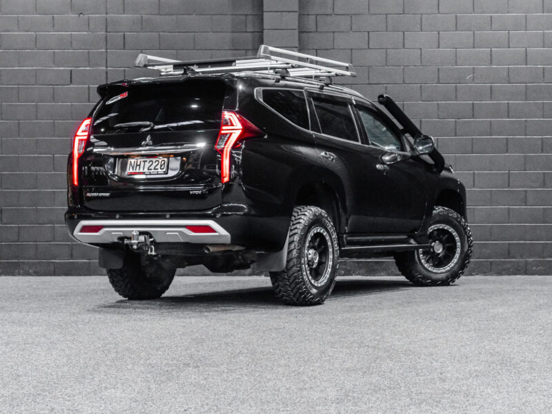 Vehicle Gallery Image