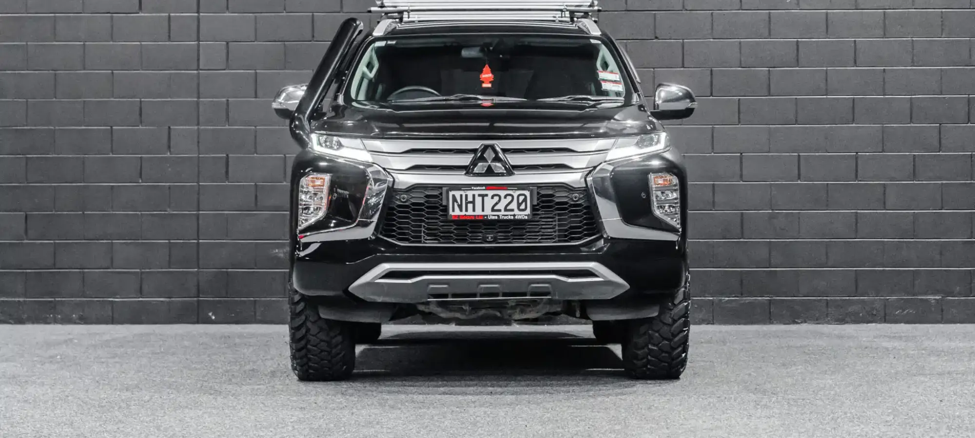 Vehicle Gallery Image