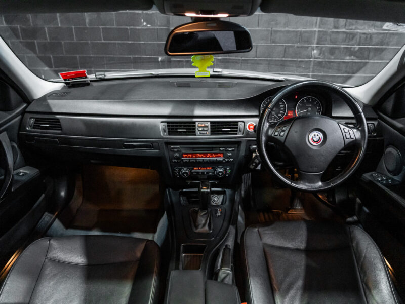 Vehicle Gallery Image