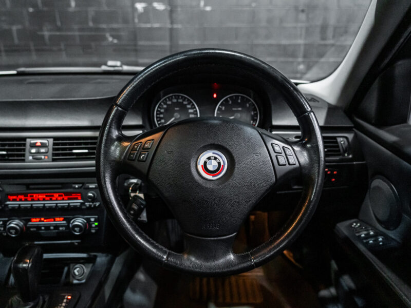 Vehicle Gallery Image