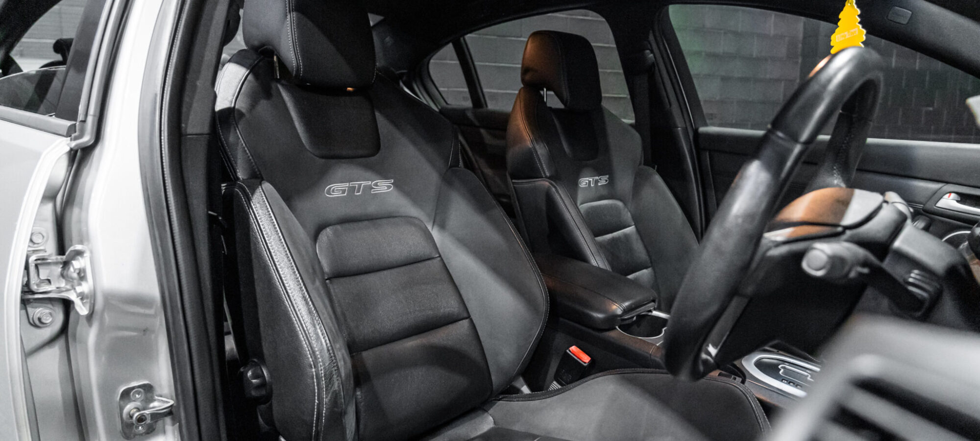 Vehicle Gallery Image