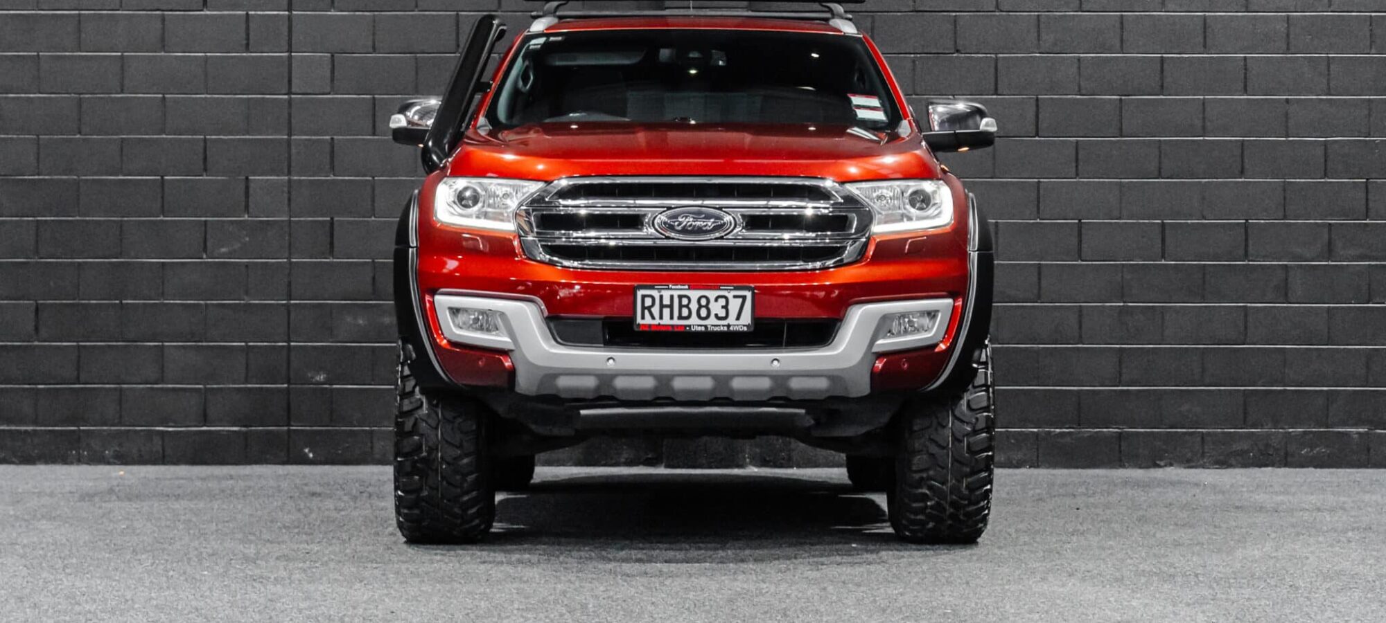 Vehicle Gallery Image