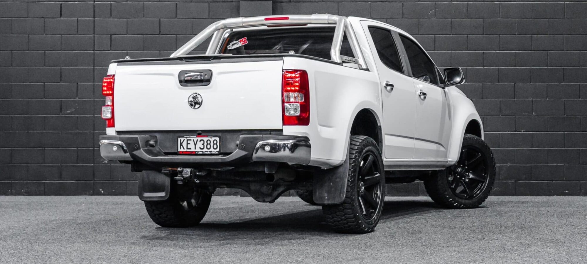 Vehicle Gallery Image