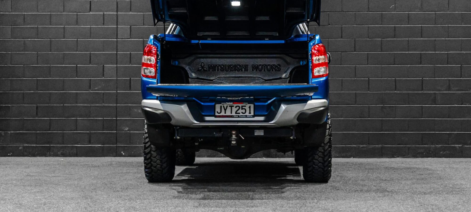 Vehicle Gallery Image